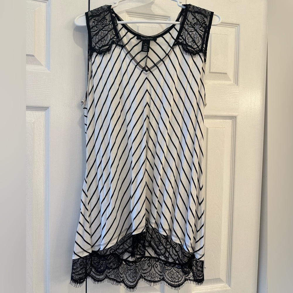 🦋3for$10🦋Beautiful lace and knit tank